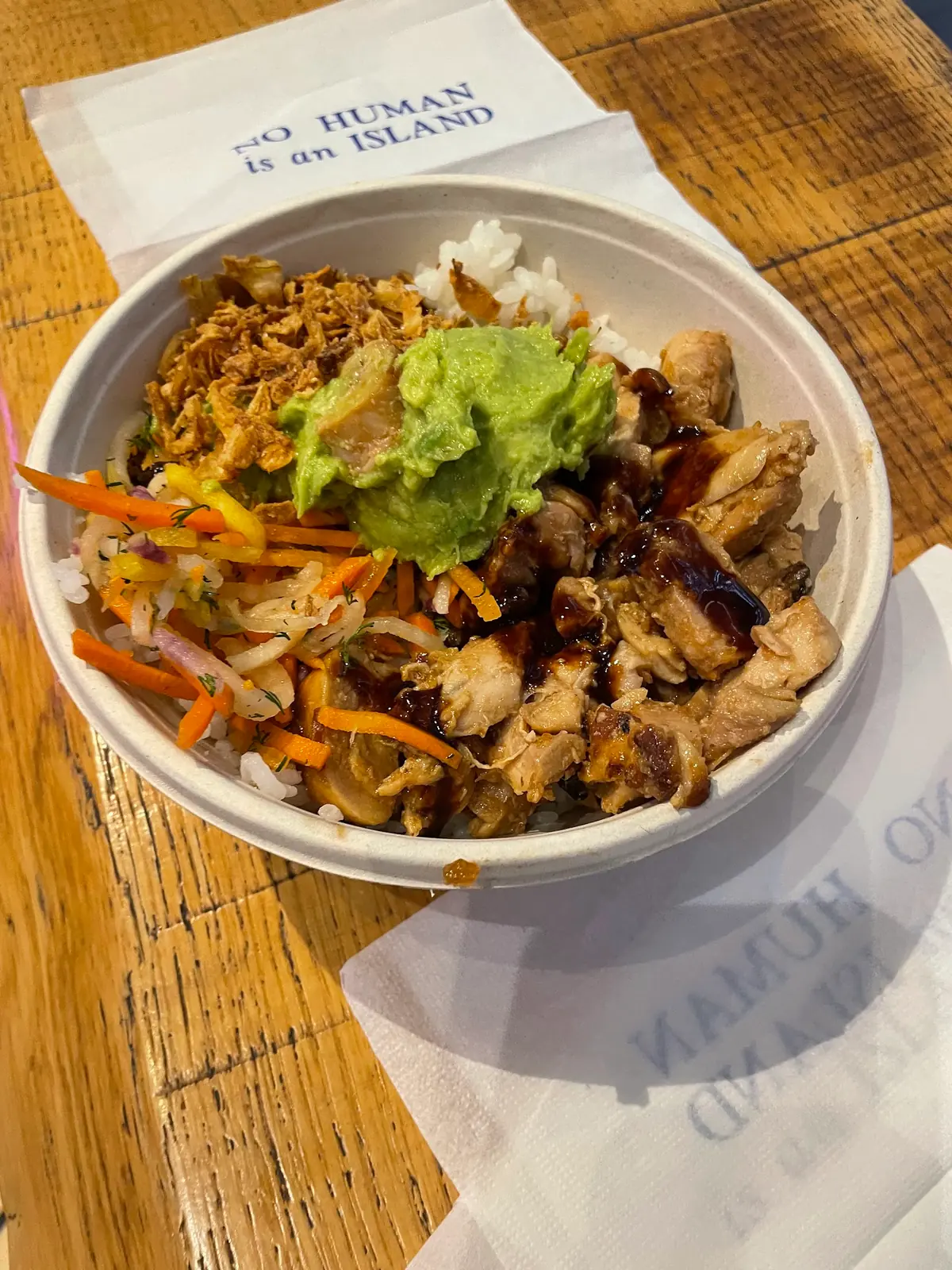 Island Poké Victoria photo (photo 2 of 3)