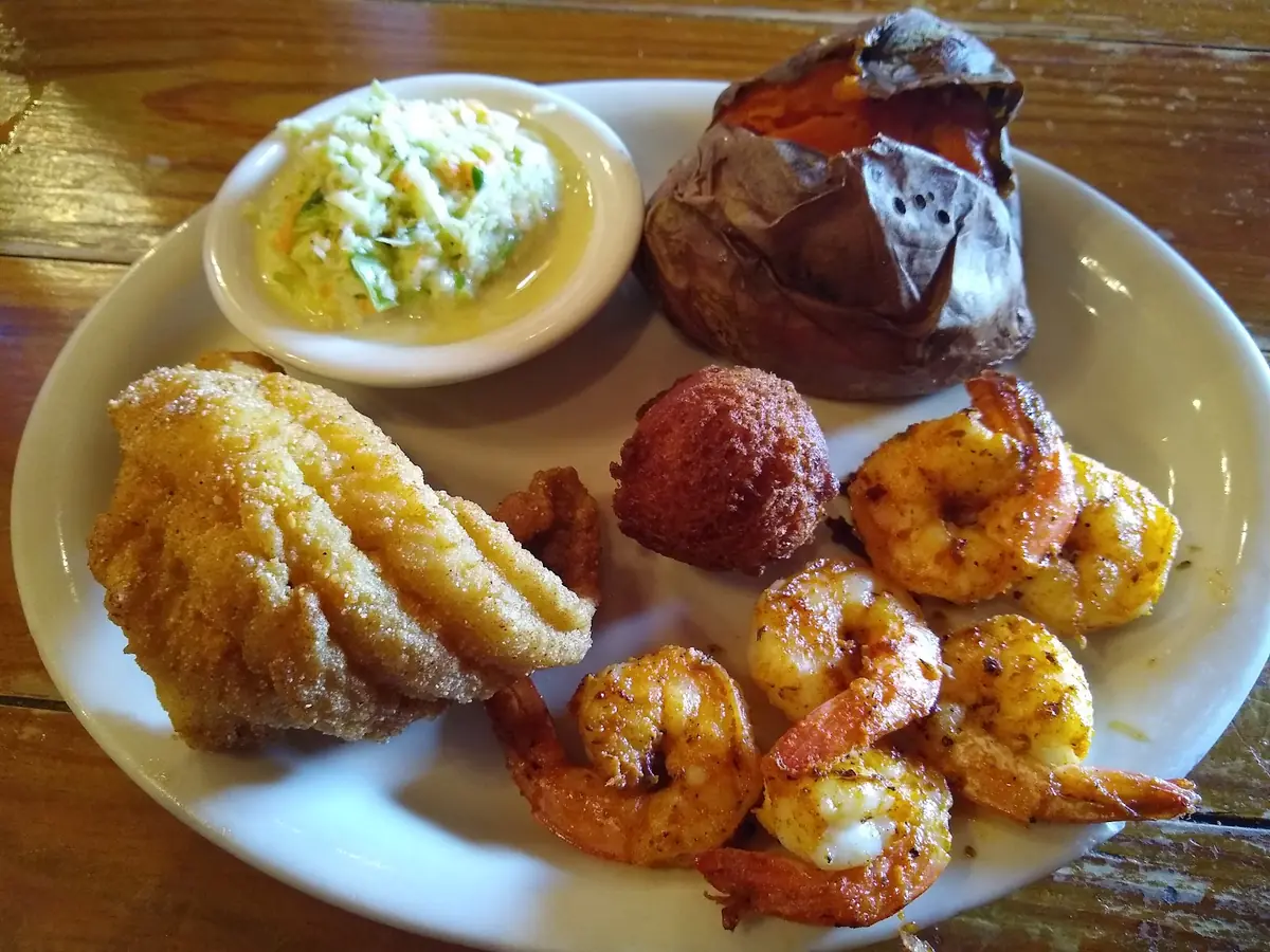General's Cafe photo (photo 3 of 3)