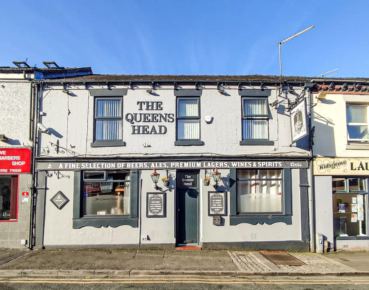 The Queens Head — Bars in Stoke On Trent