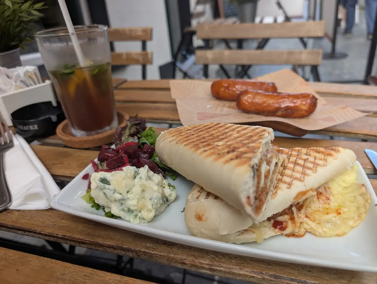 Snackz Tea & Coffee Rooms photo (photo 2 of 3)