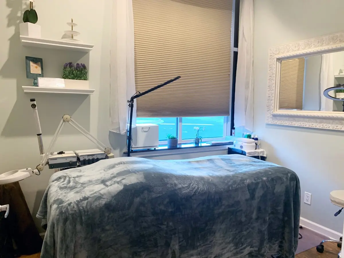 Mallia Salon & Spa photo (photo 1 of 3)