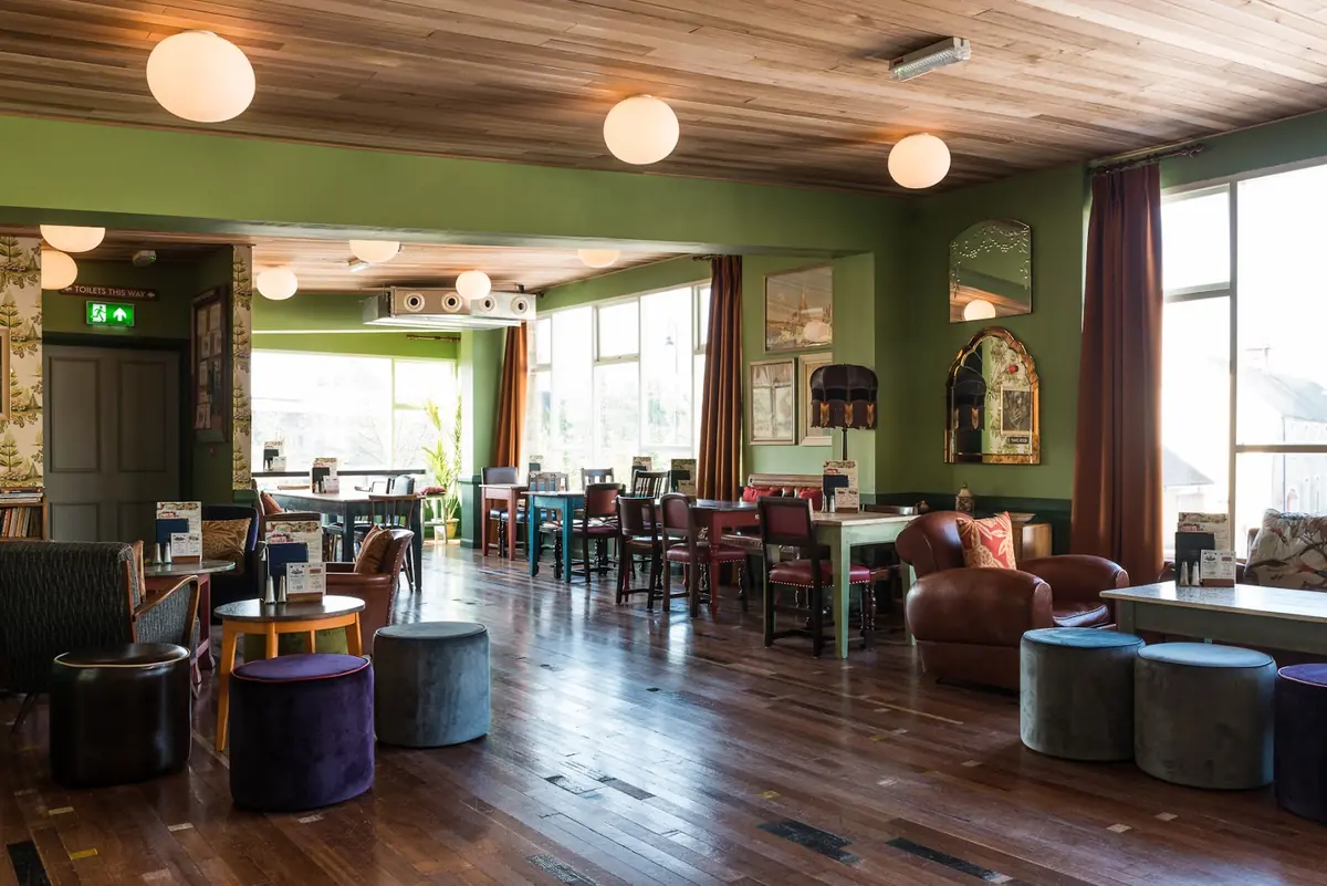 Rivo Lounge