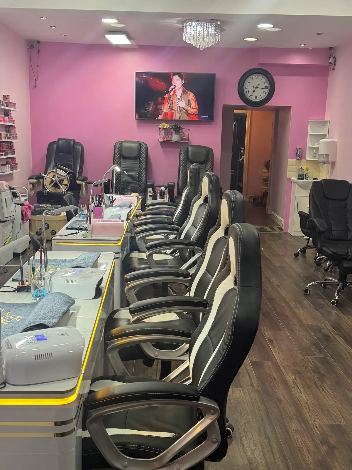 Lisa's Nail & Beauty photo (photo 1 of 3)