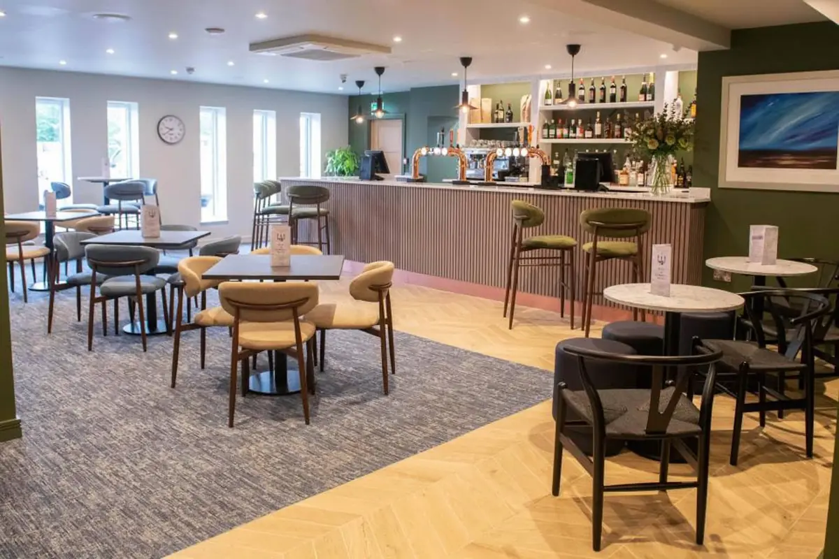 The Bread & Cheese — Restaurants in Benfleet