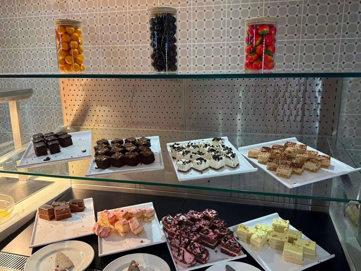 Han's Buffet photo (photo 3 of 3)