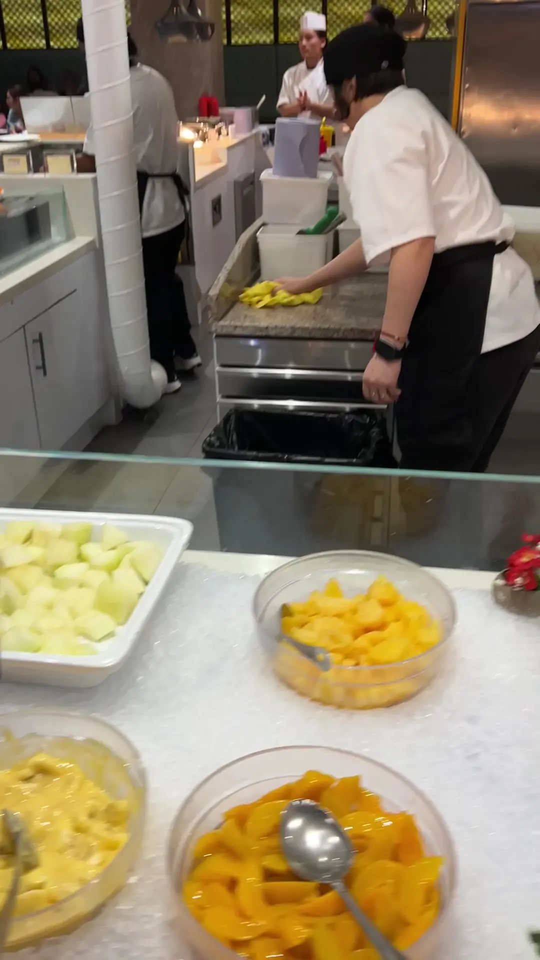 Han's Buffet photo (photo 1 of 3)