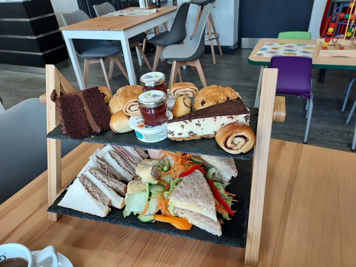 The Snap Tin Cafe