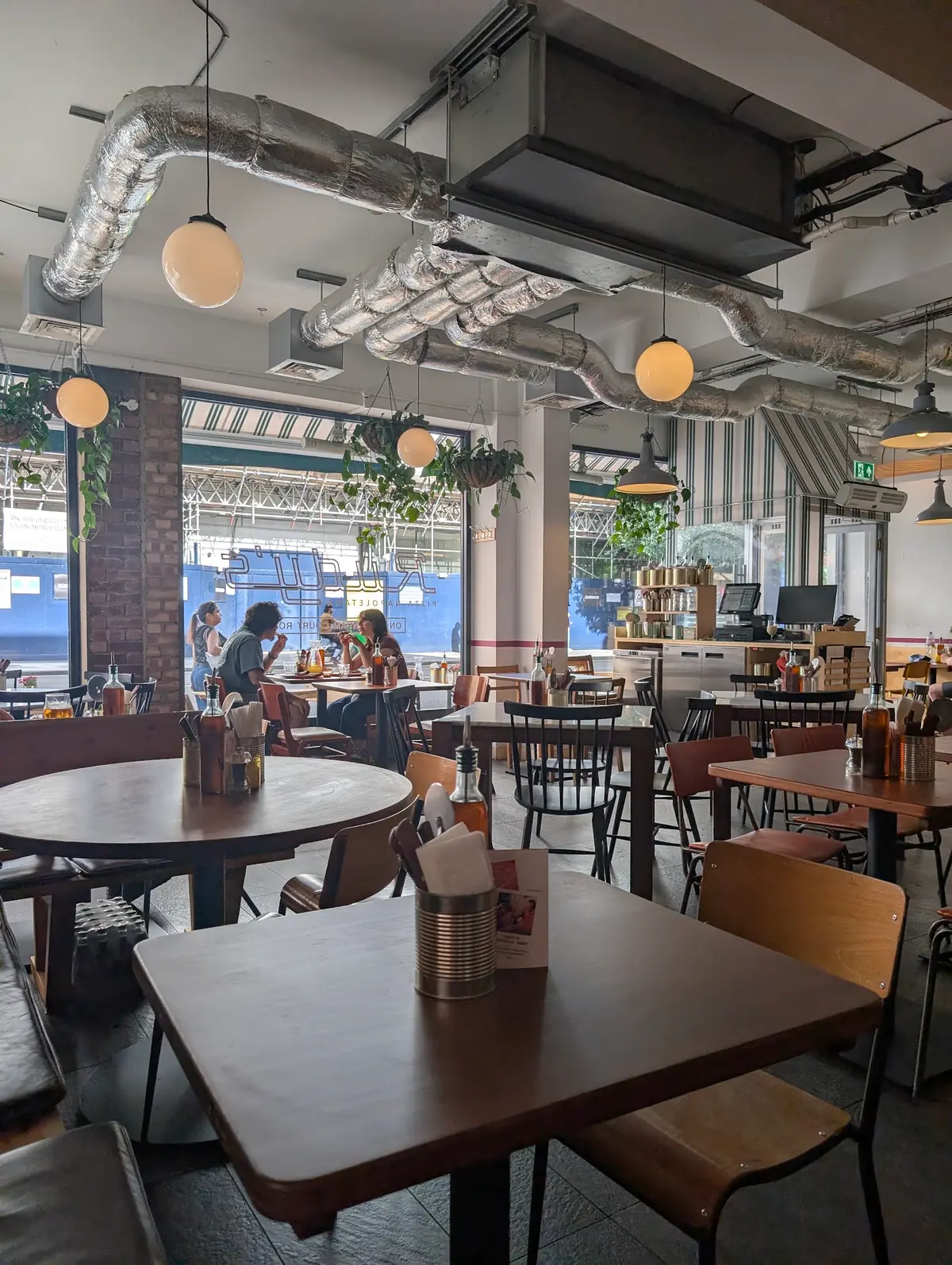 Rudy's Pizza Napoletana - Tottenham Court Road photo (photo 2 of 3)