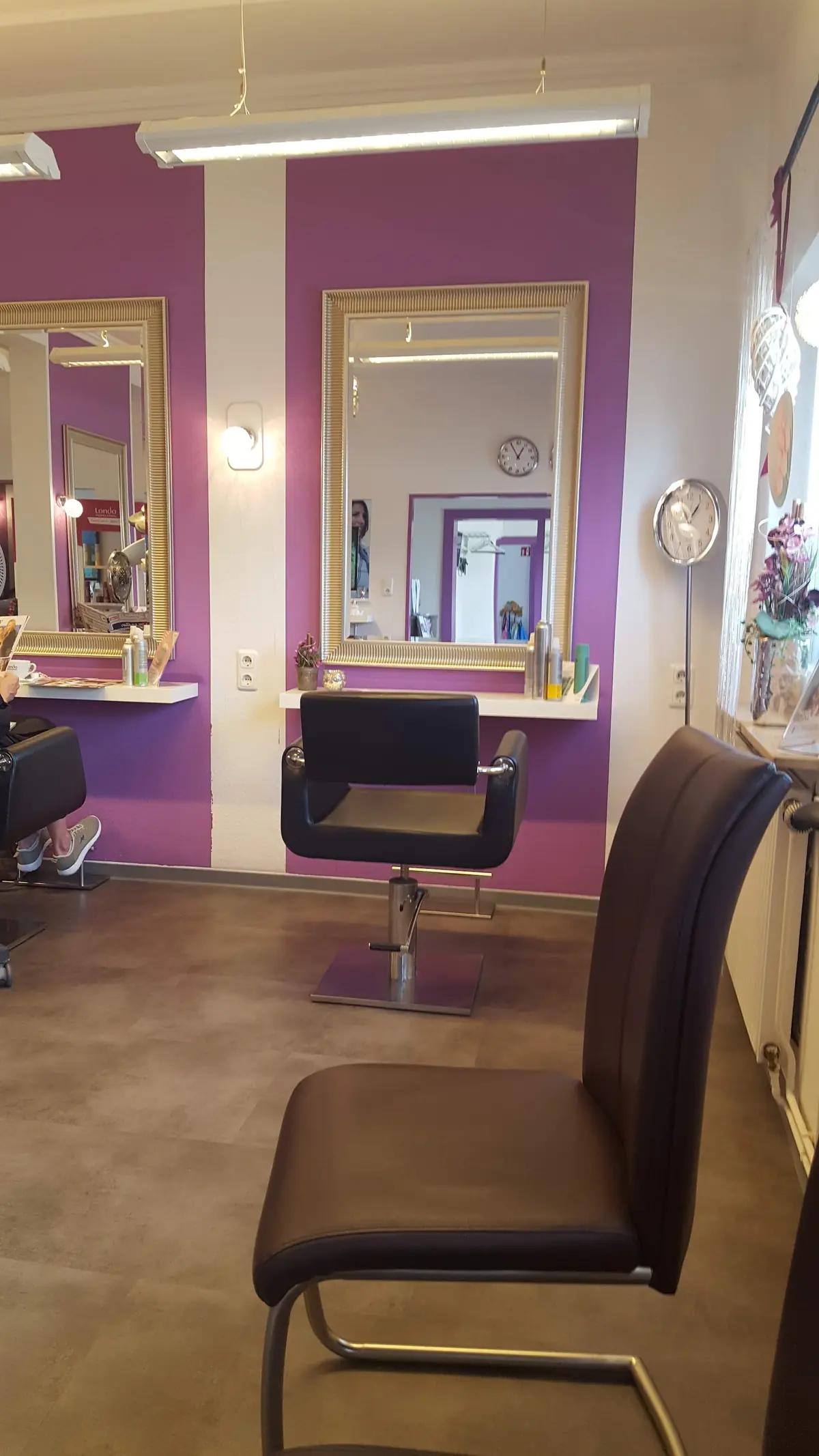 Mo's Coiffeur & Barbier photo (photo 1 of 3)