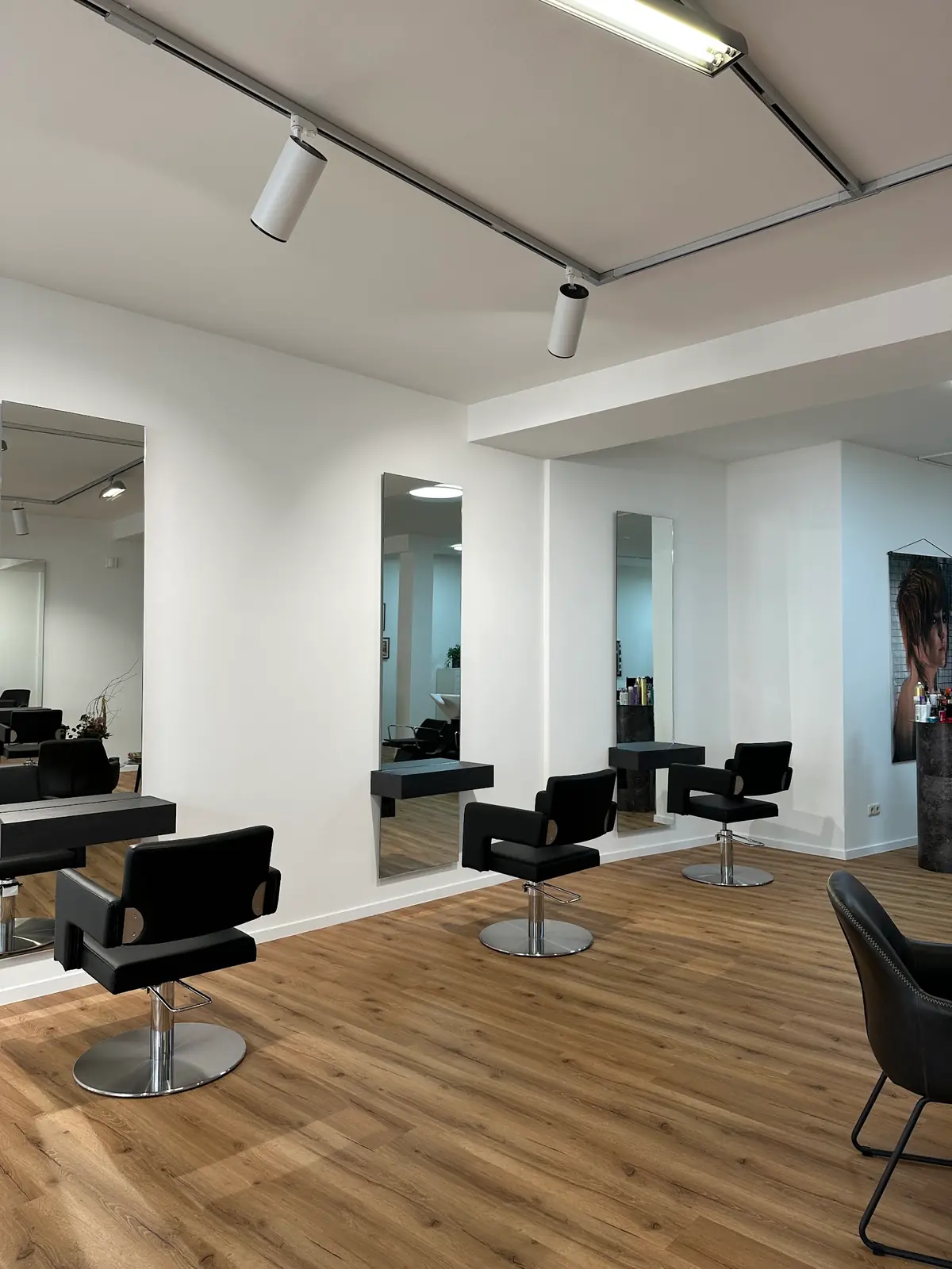 Salon Hair Salon Dema photo (photo 3 of 3)