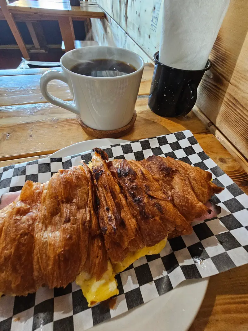 De La Tierra Café photo (photo 3 of 3)
