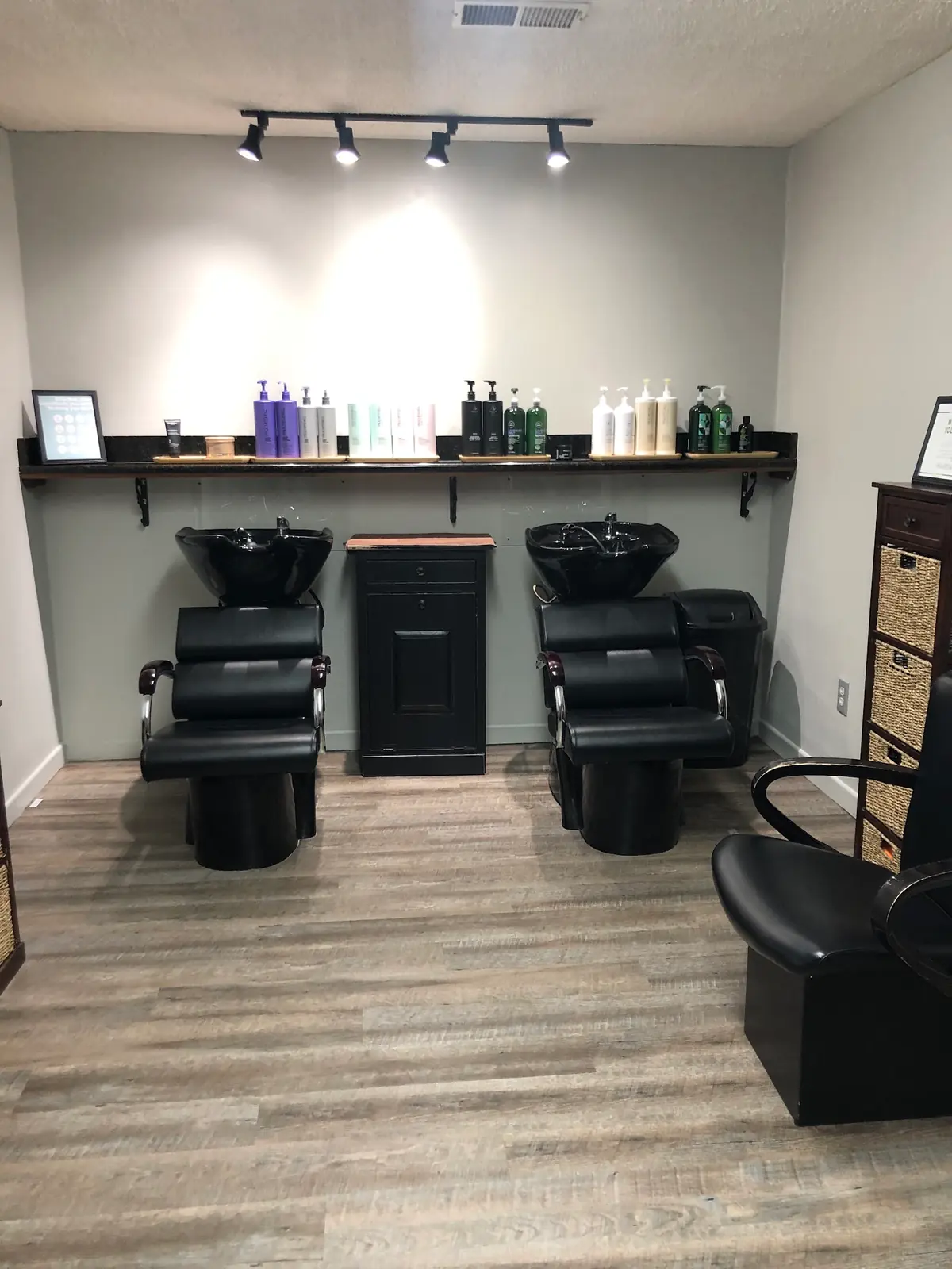 SOPHISTICUT HAIR SALON photo (photo 1 of 3)