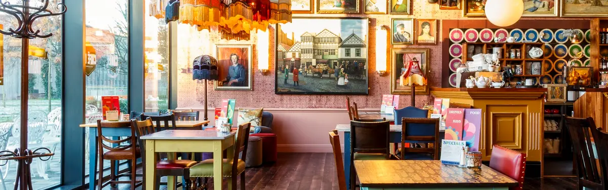 Navarro Lounge — Restaurants in Manchester