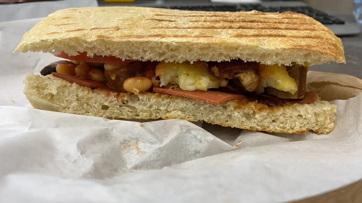 Slips Deli photo (photo 1 of 3)