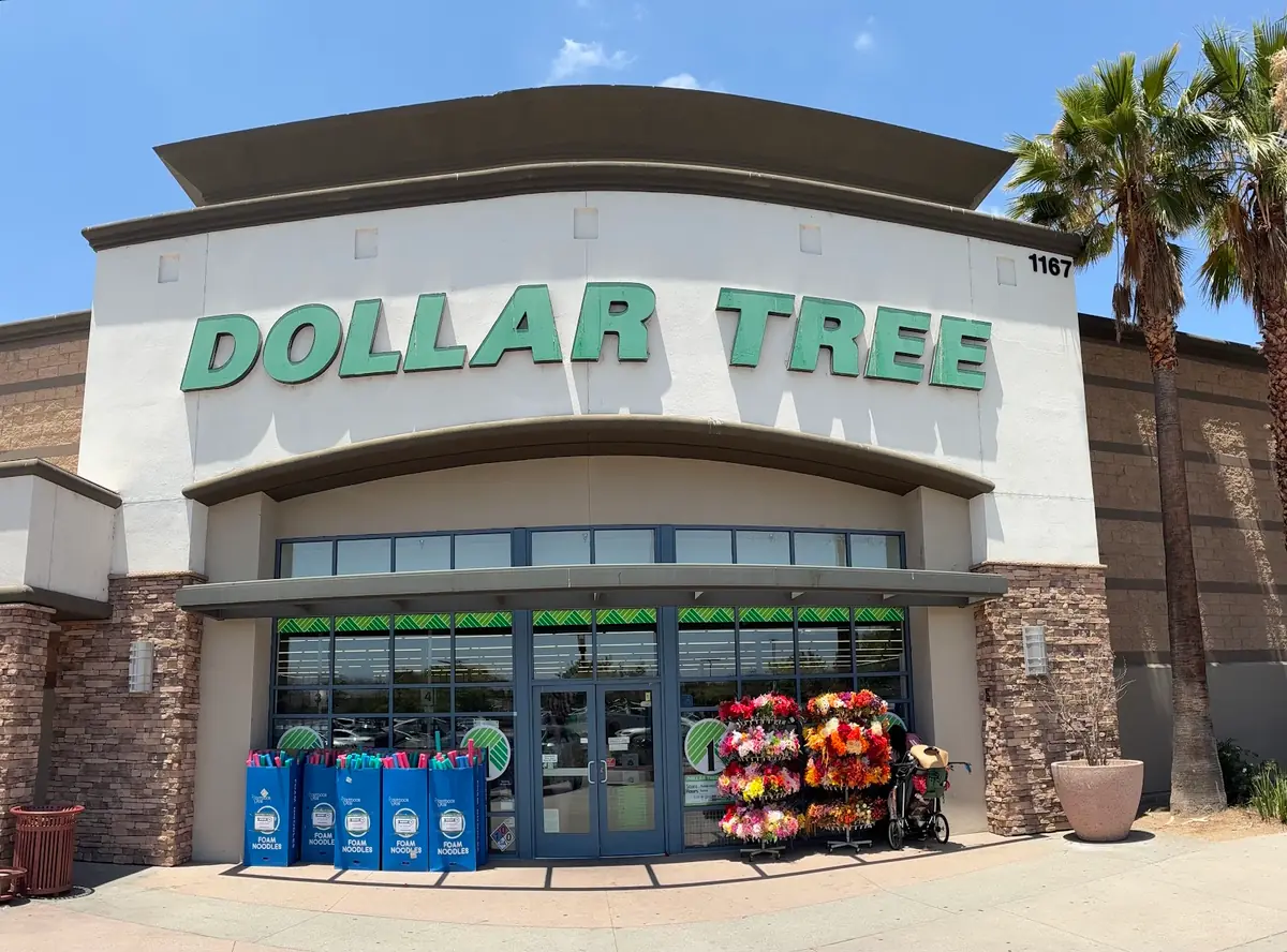Page Plaza — Shopping Malls in Hemet