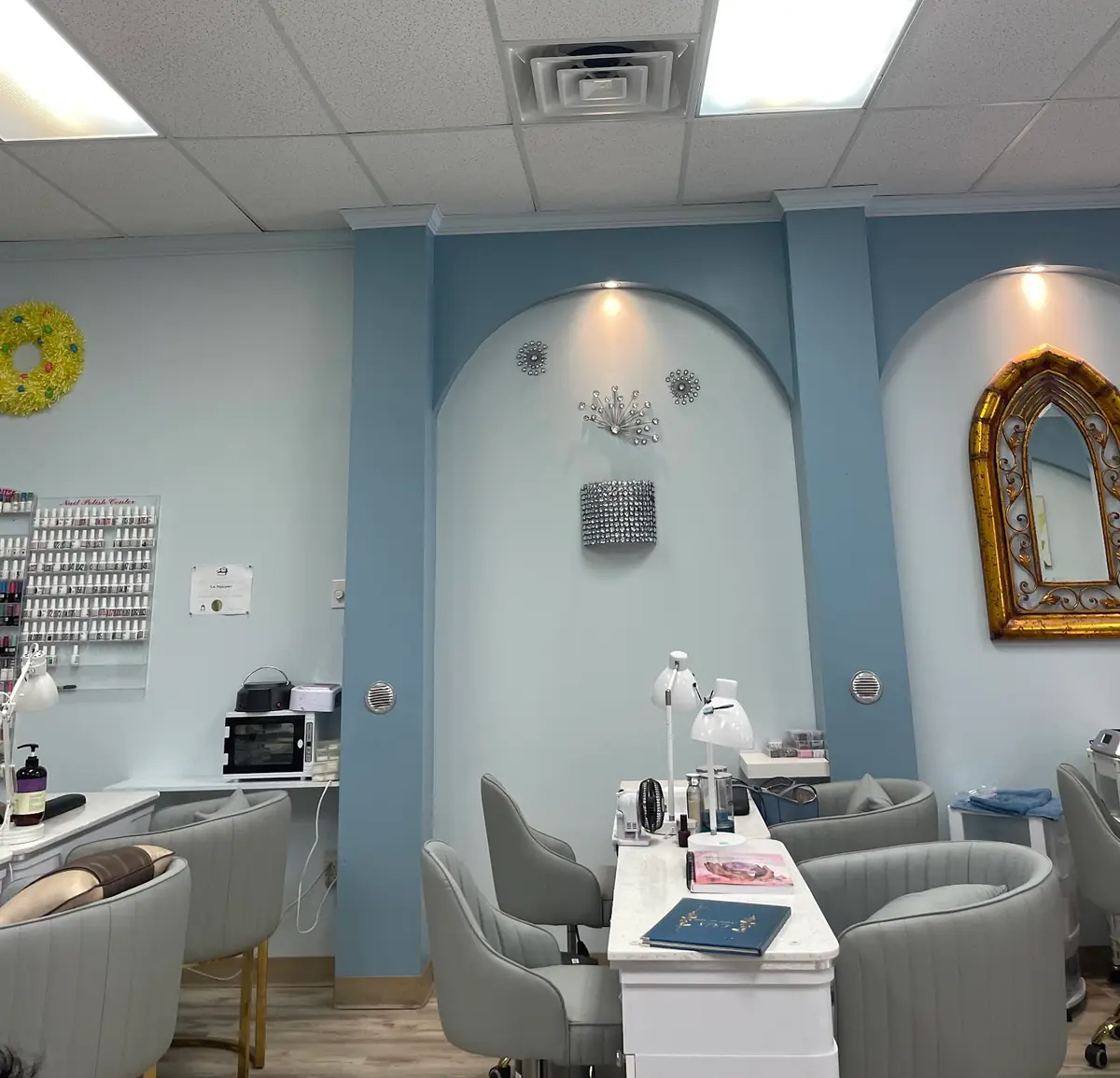 Lux Nails & Spa photo (photo 3 of 3)