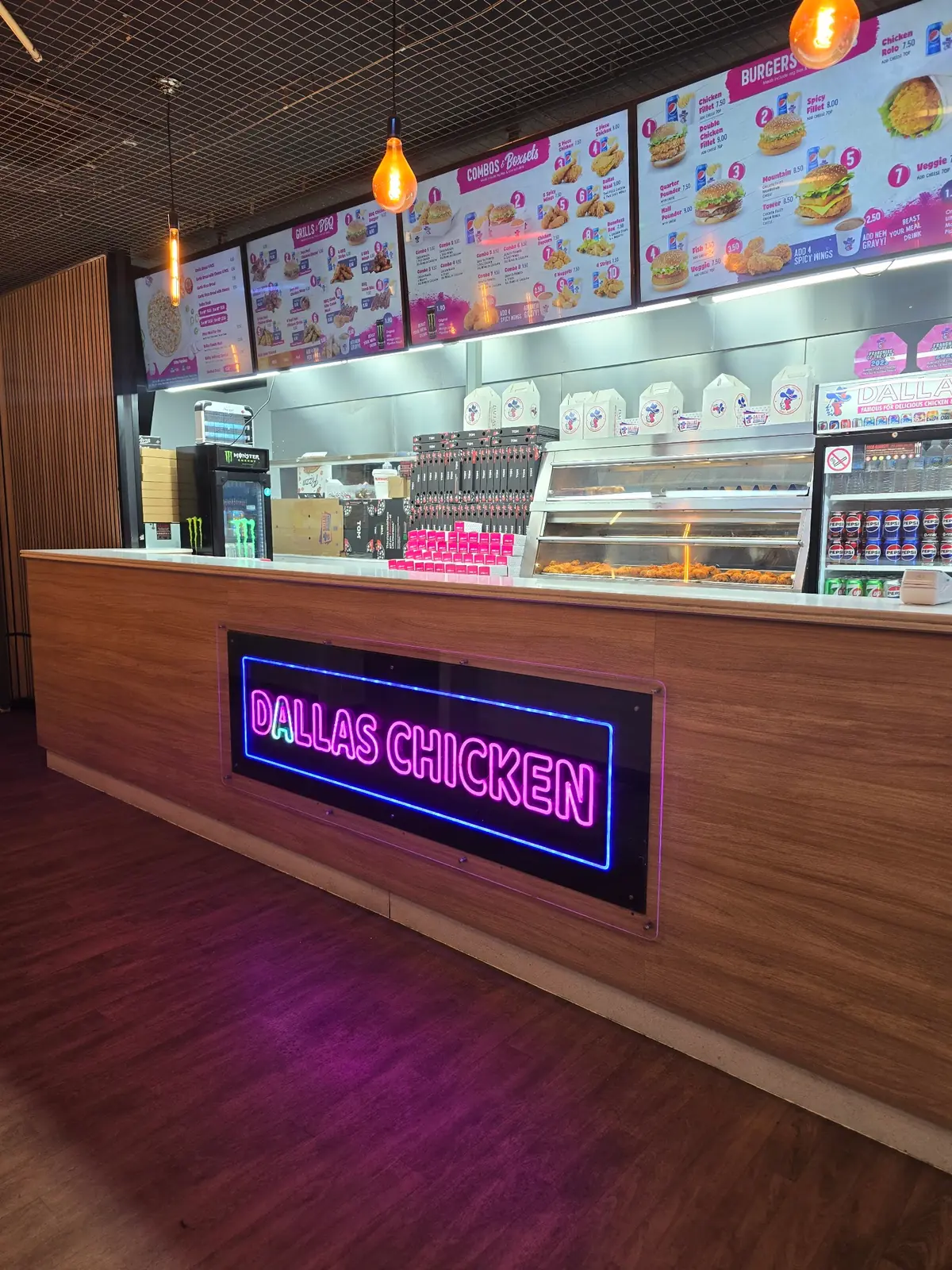 Dallas Chicken & Pizza - Manchester City Centre photo (photo 3 of 3)