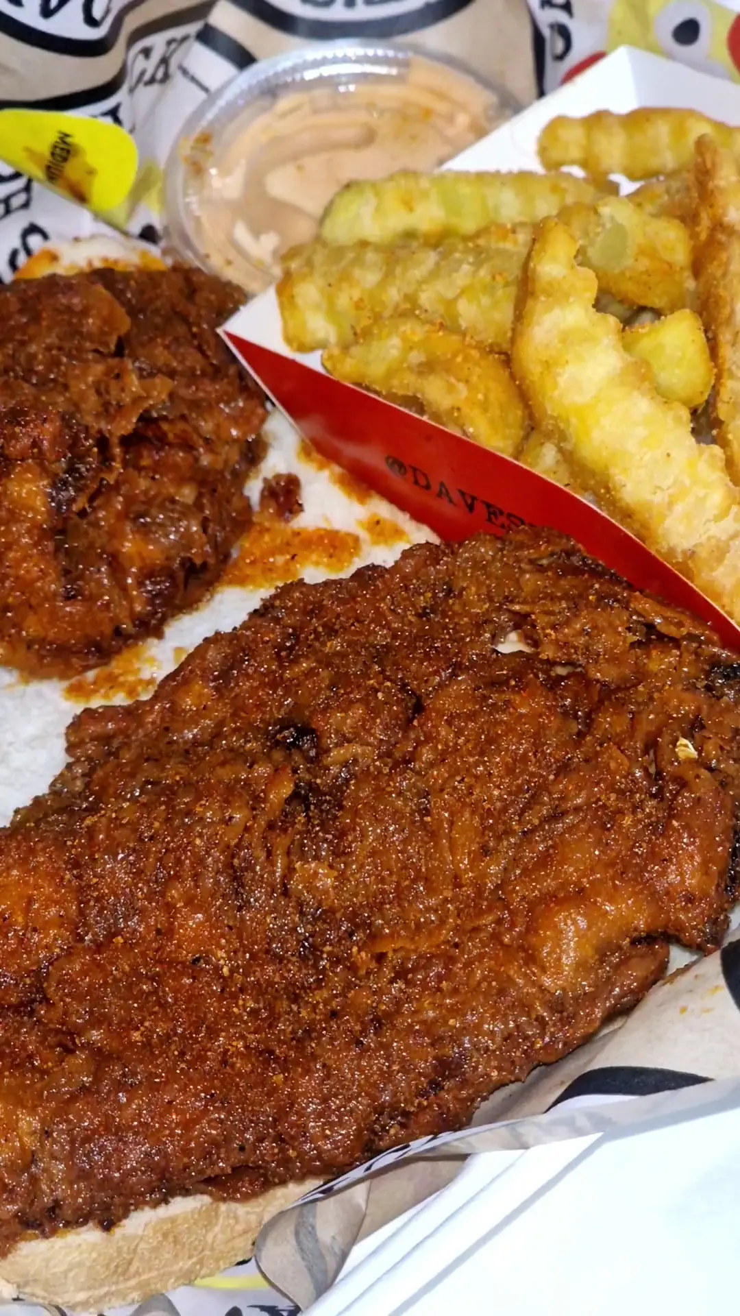 Dave's Hot Chicken photo (photo 2 of 3)