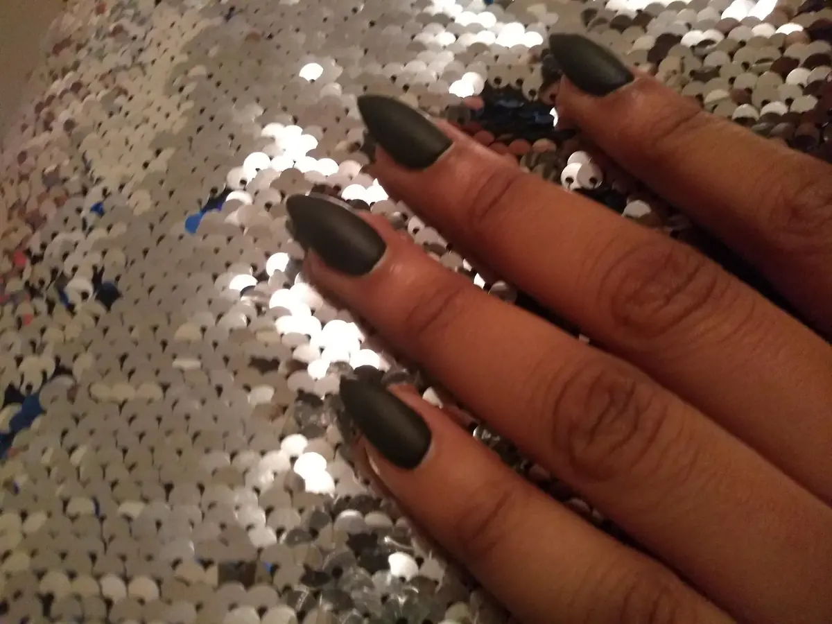 Shining nails 💅 photo (photo 2 of 3)