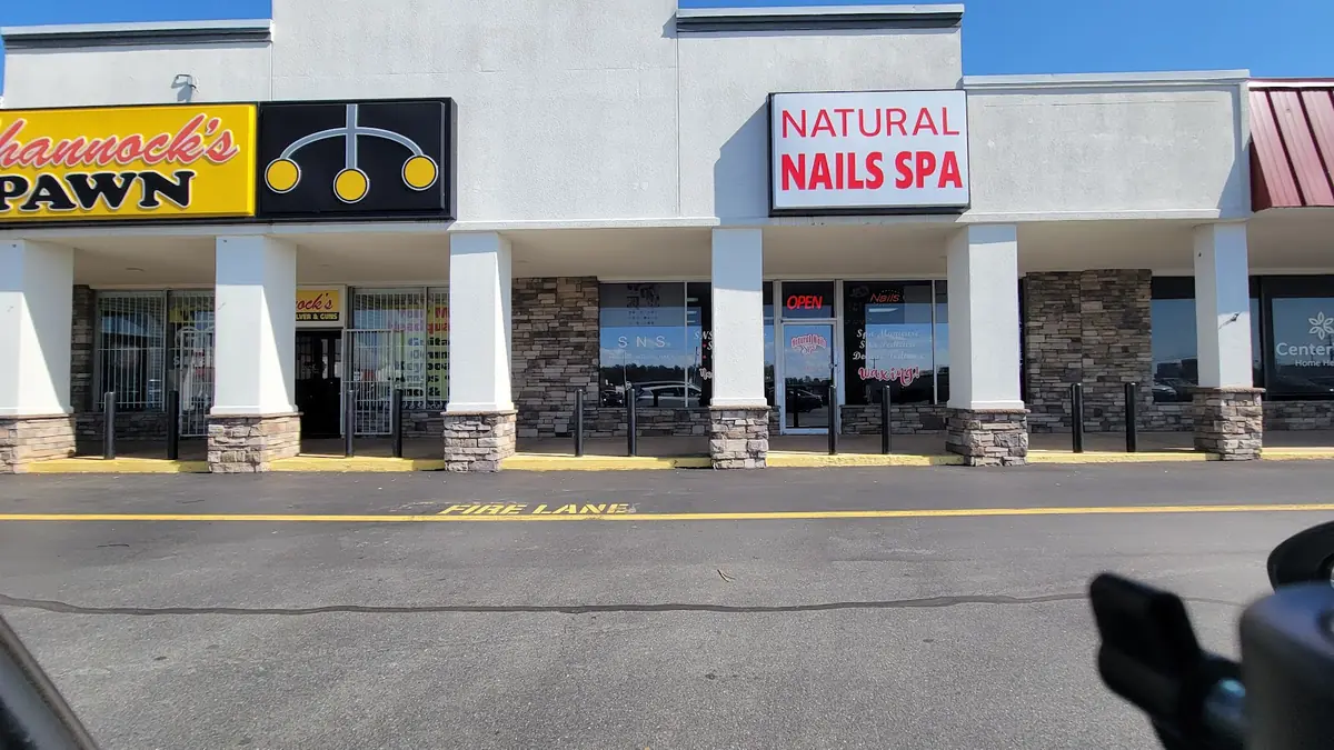 Natural Nails Spa photo (photo 1 of 3)