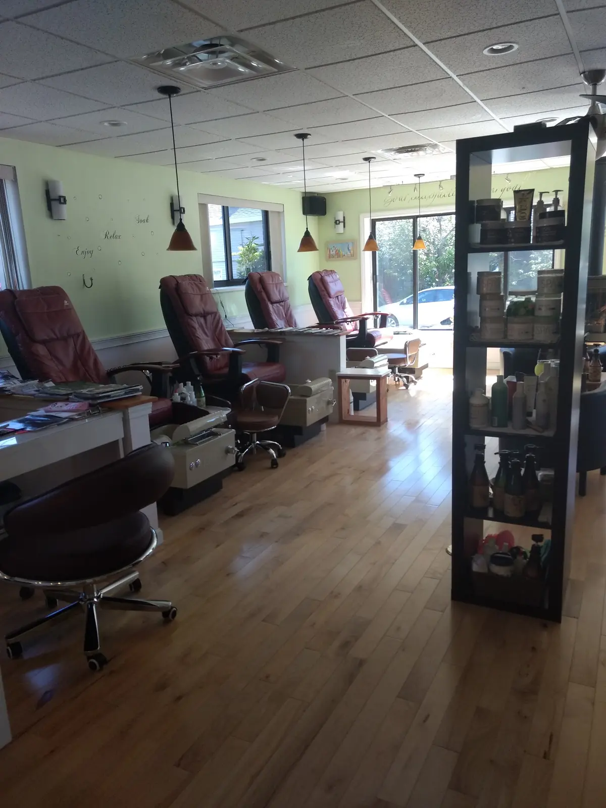 AnnLe's Nail Bar photo (photo 1 of 3)