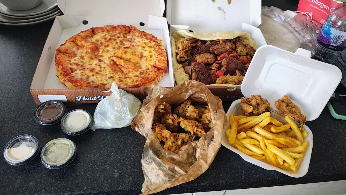 Hazro Pizza & Balti House photo (photo 1 of 3)