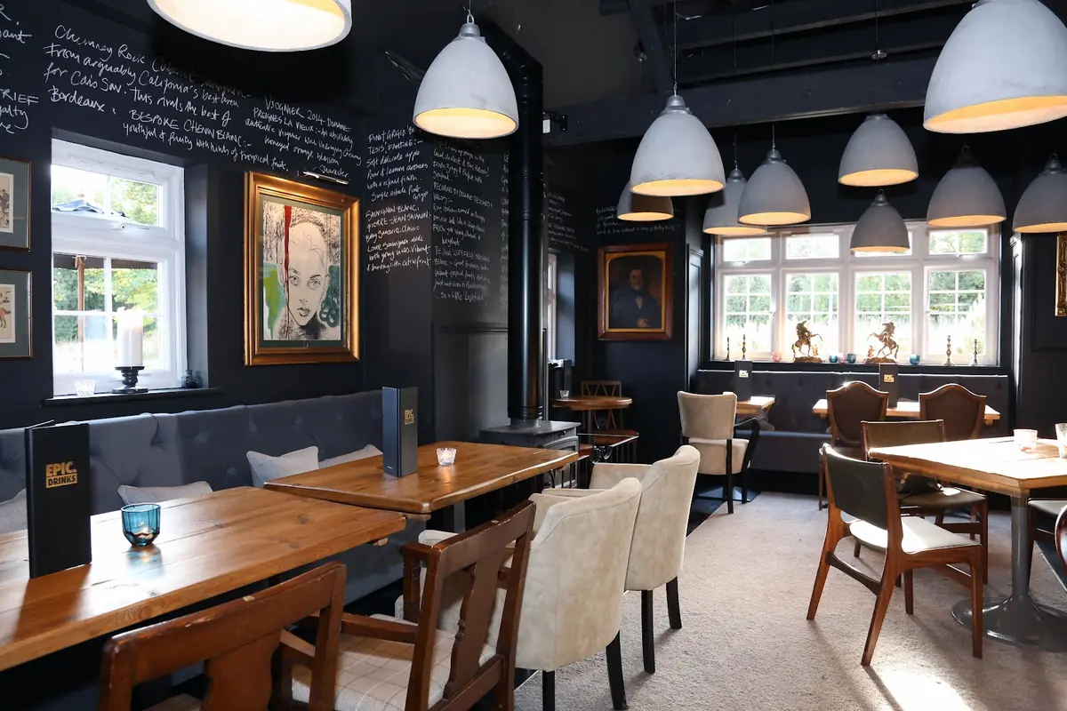 The Golden Ball Pub and Kitchen