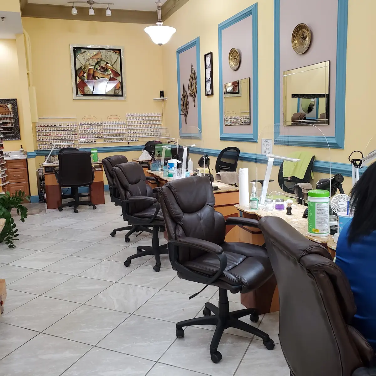 Golden Nails Salon