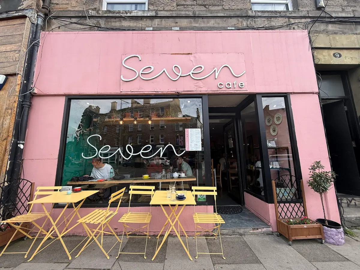 SEVEN neighbourhood cafe