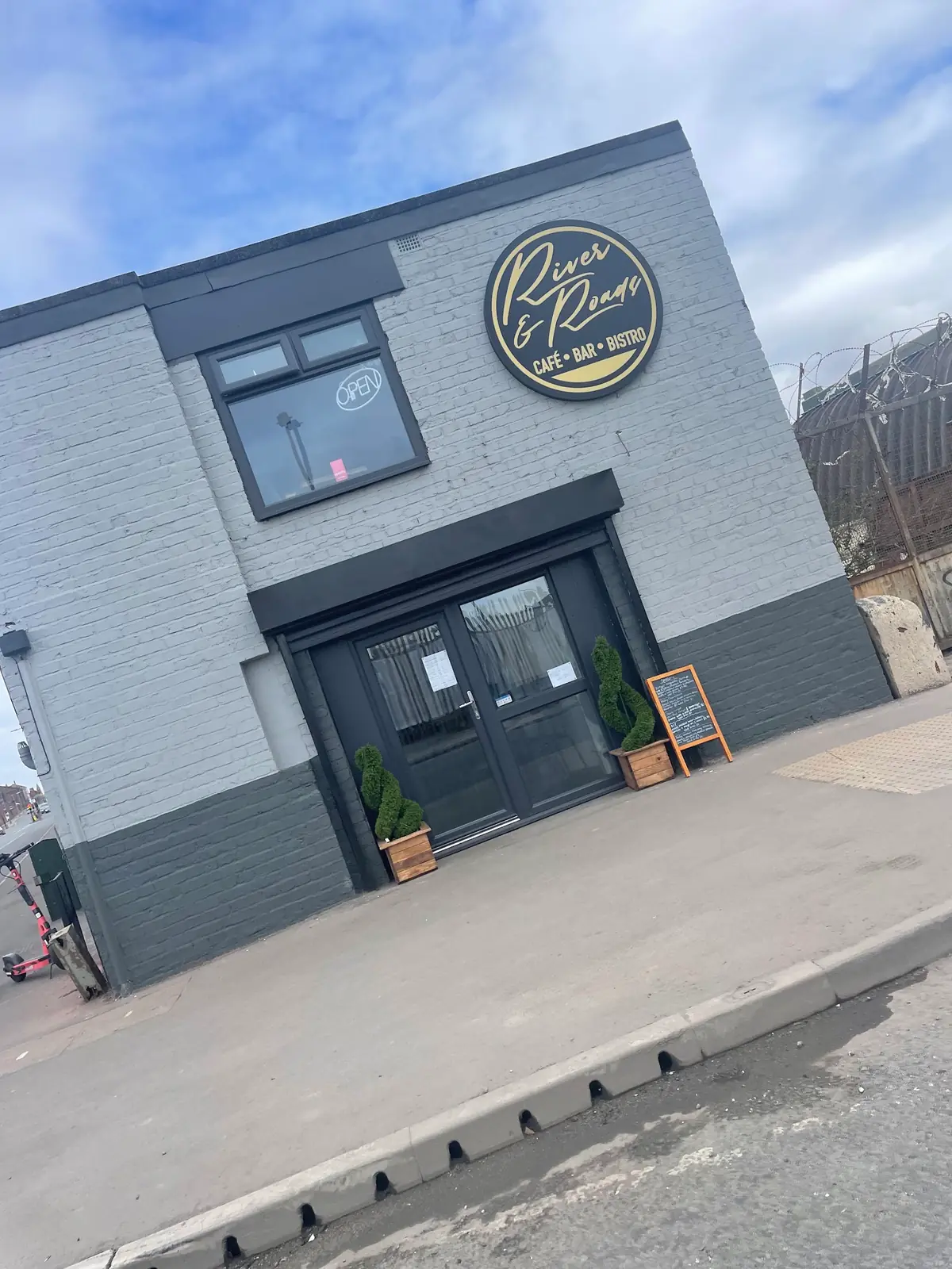 River & Roads Cafe and Bistro