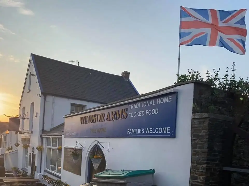 Windsor Arms