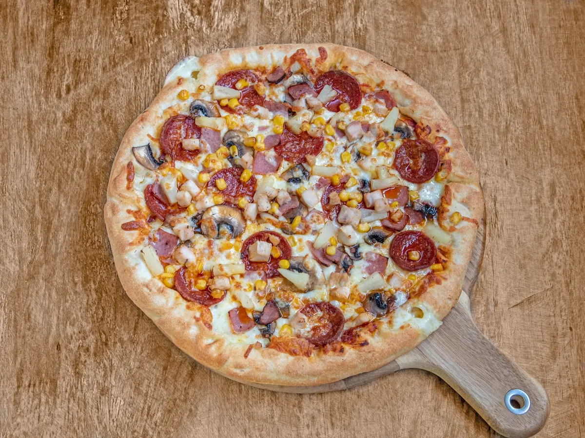 La Bella Pizzeria photo (photo 3 of 3)