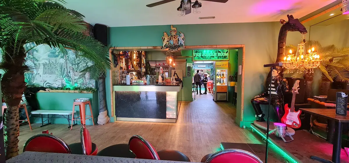 Cheetahs Bar & Grill