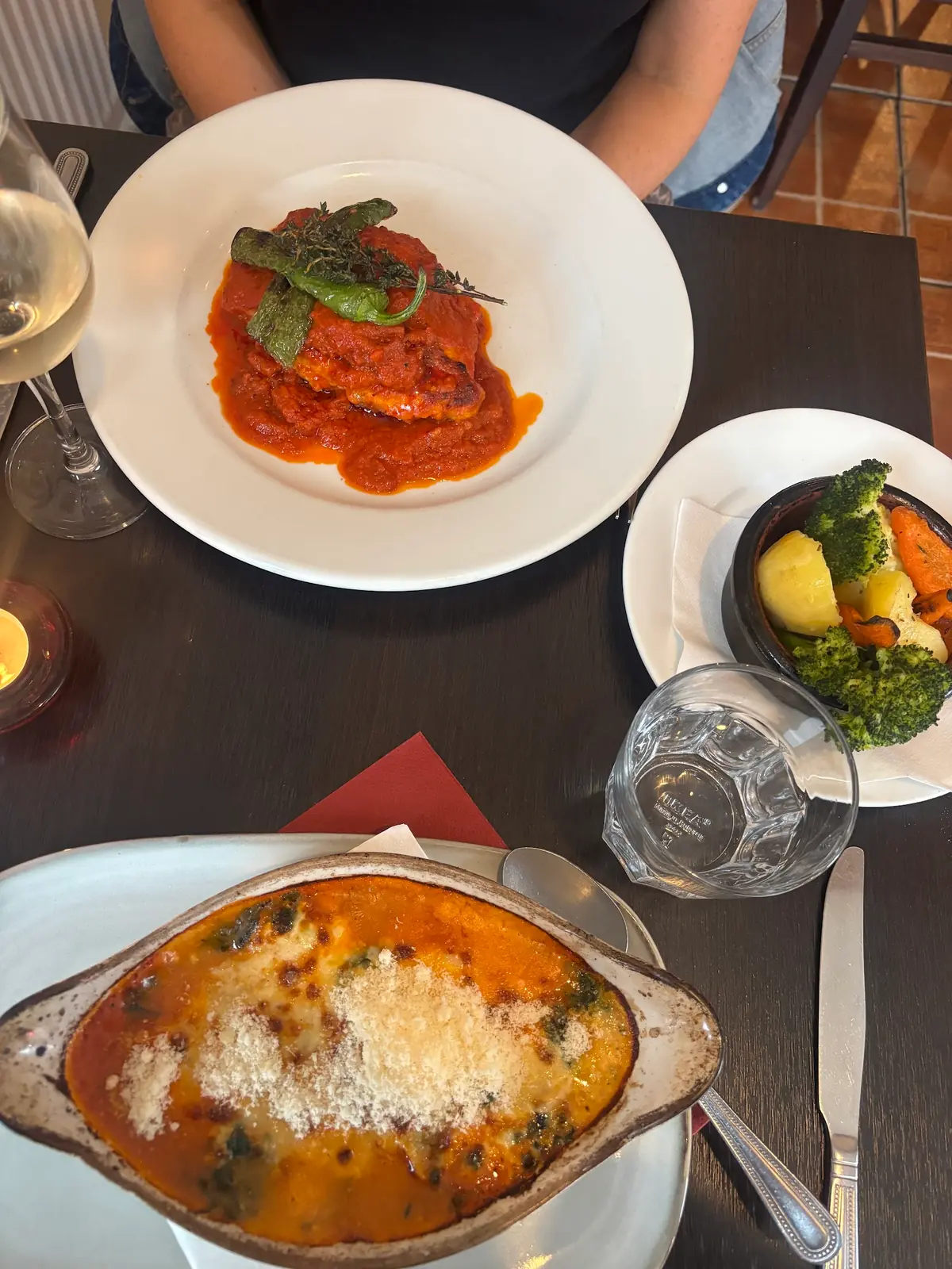 La Luna Restaurant photo (photo 3 of 3)