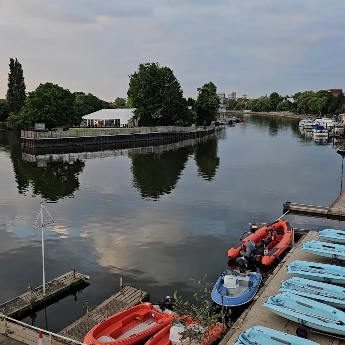 Harts Boatyard Surbiton photo (photo 1 of 3)