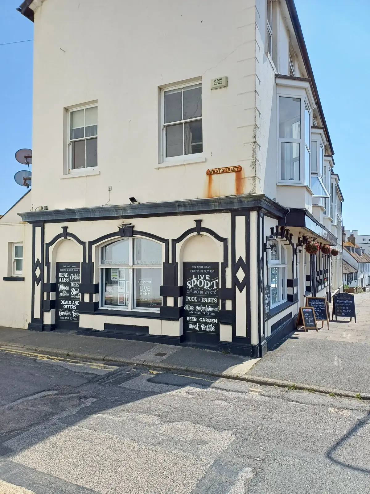 The Kings Head Sports Pub photo (photo 1 of 2)