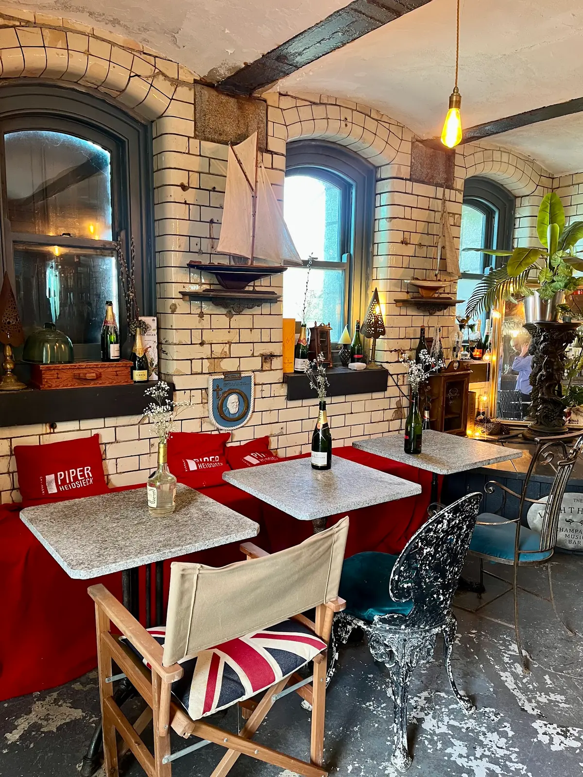 The Lighthouse Champagne Bar — Bars in Folkestone