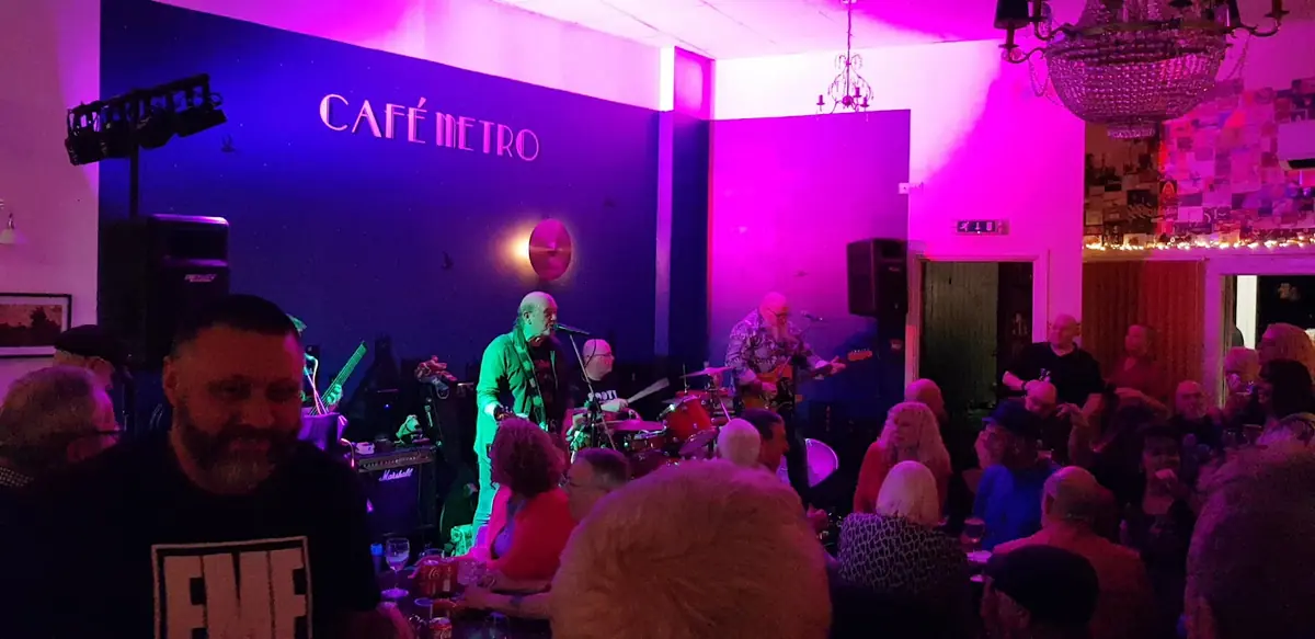 Cafe Metro Bar photo (photo 1 of 3)
